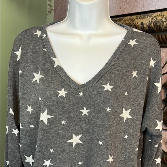 Gray and White Star V-Neck Long Sleeve Sweatshirt - Picture 4 of 8